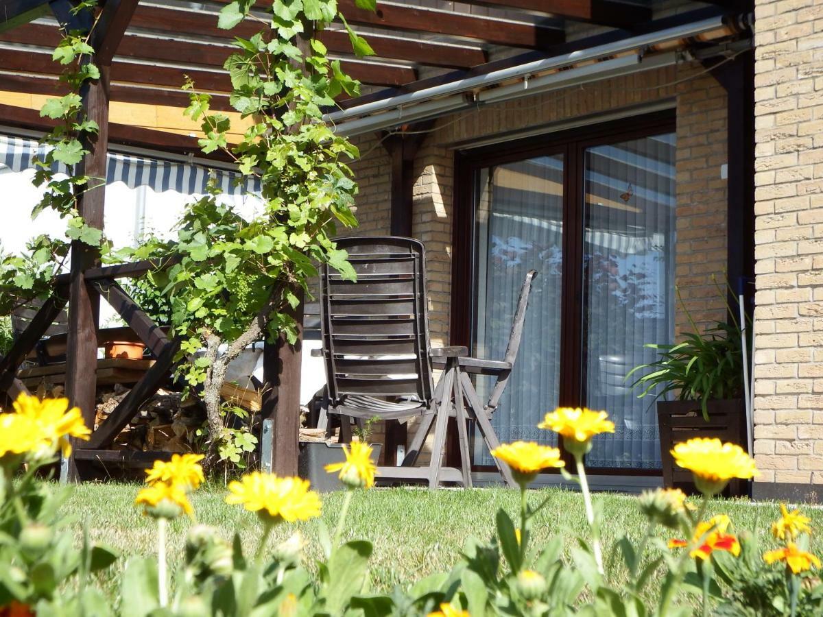Nette Ferienwohnung Mit Eigenem Eingang Und Sonnenterrasse Idstein Exterior foto